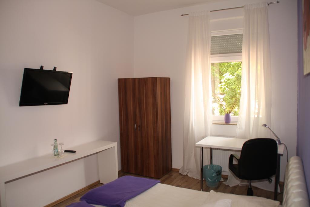 Deutsches Haus Otel Springe Dış mekan fotoğraf